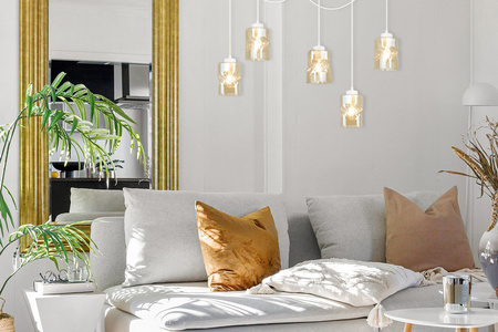 Lampa Biała Wisząca Pająk Żyrandol 4 Płomienna Szklany Klosz Aura Miodowy